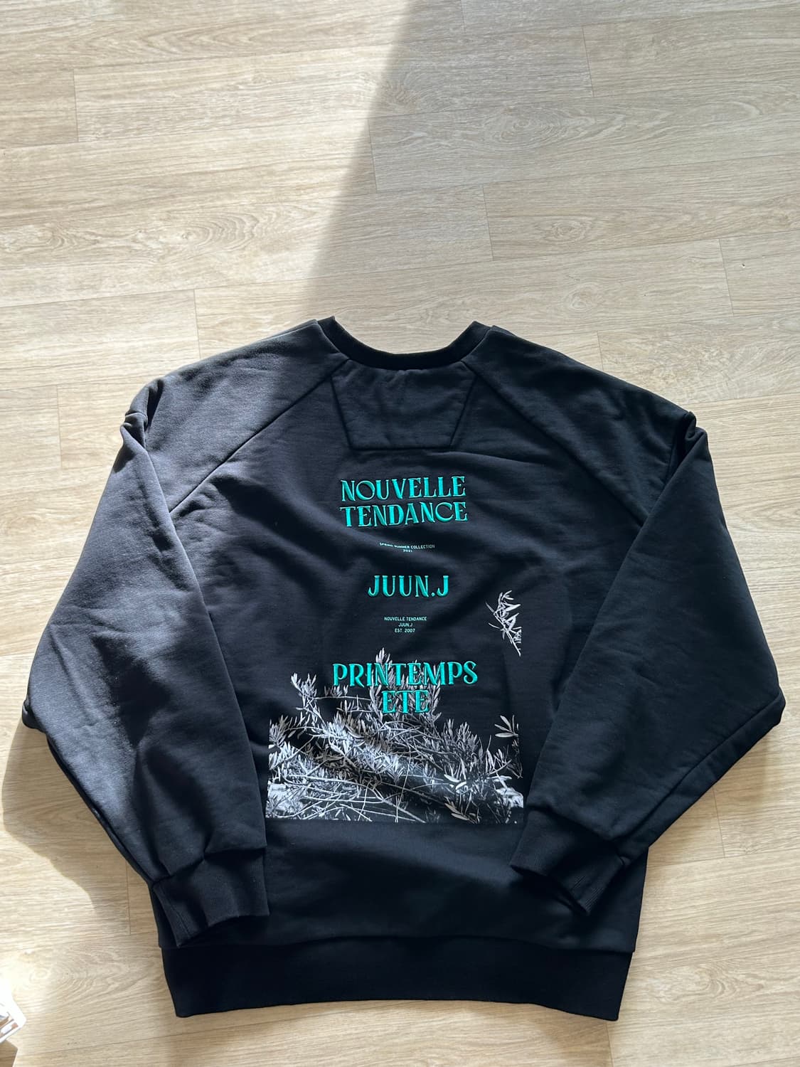 준지 21SS 블랙 그래픽 엠브로이더리 맨투맨 S 상품이미지1