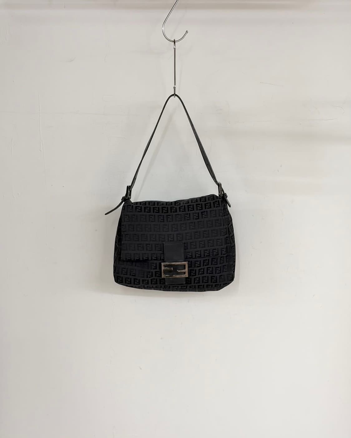 펜디 블랙 ff 로고 캔버스 주키노 맘마백  상품이미지2