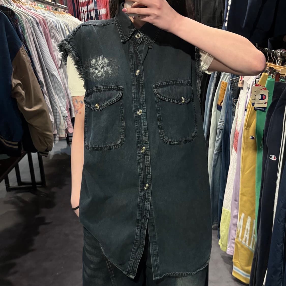  [IM] vtg 스컬 윙 프린팅 컷오프 데님 베스트 네이비 상품이미지4