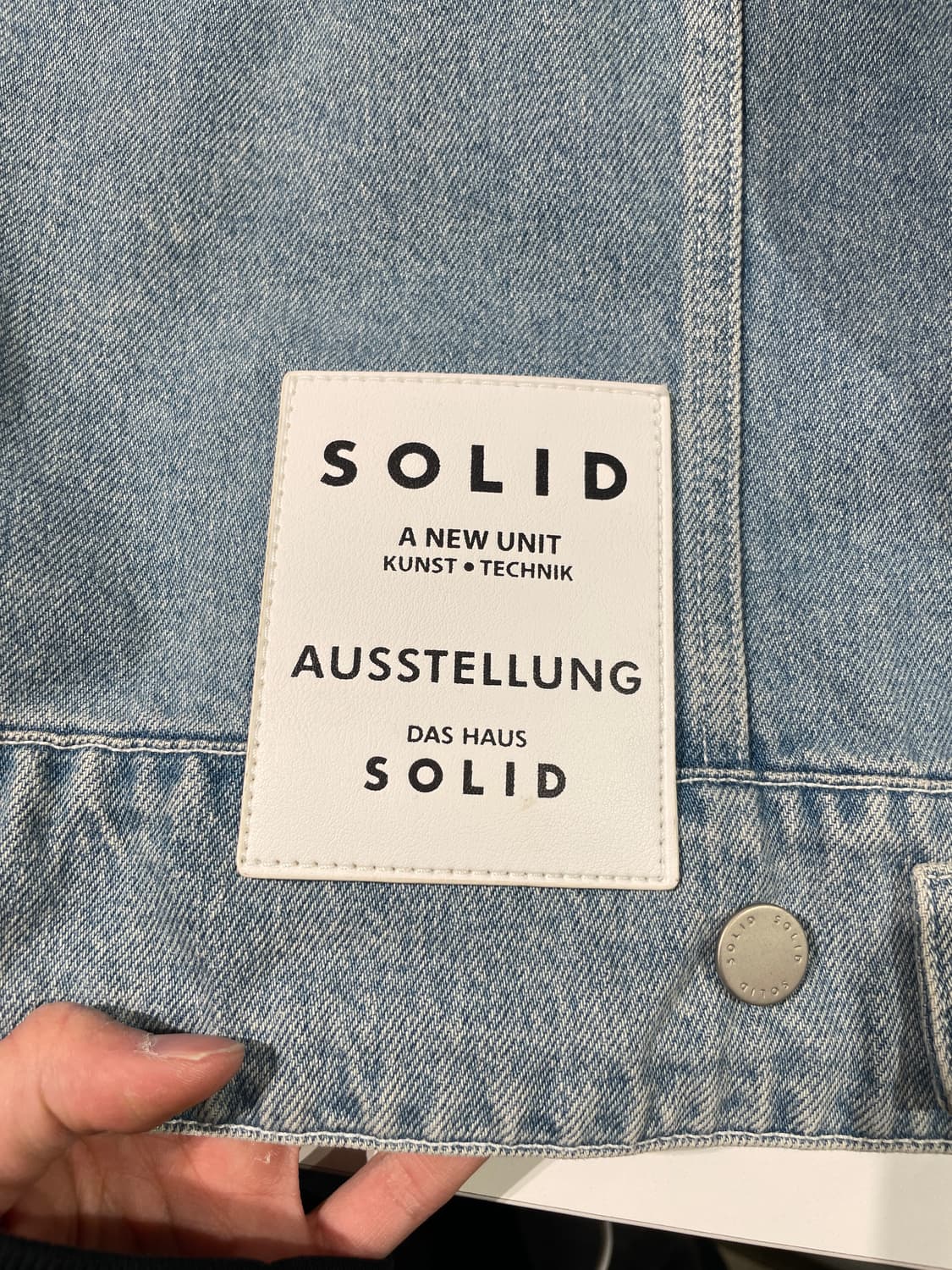 솔리드 옴므 21S/S 연청 히든 버튼 데님 자켓 상품이미지10