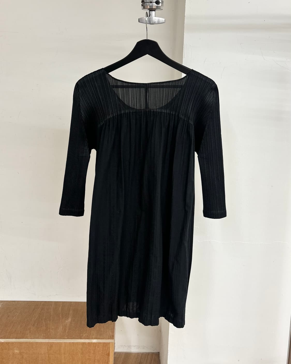 플리츠 플리즈 블랙 스퀘어 넥 에이치 라인 칠부 원피스 상품이미지6