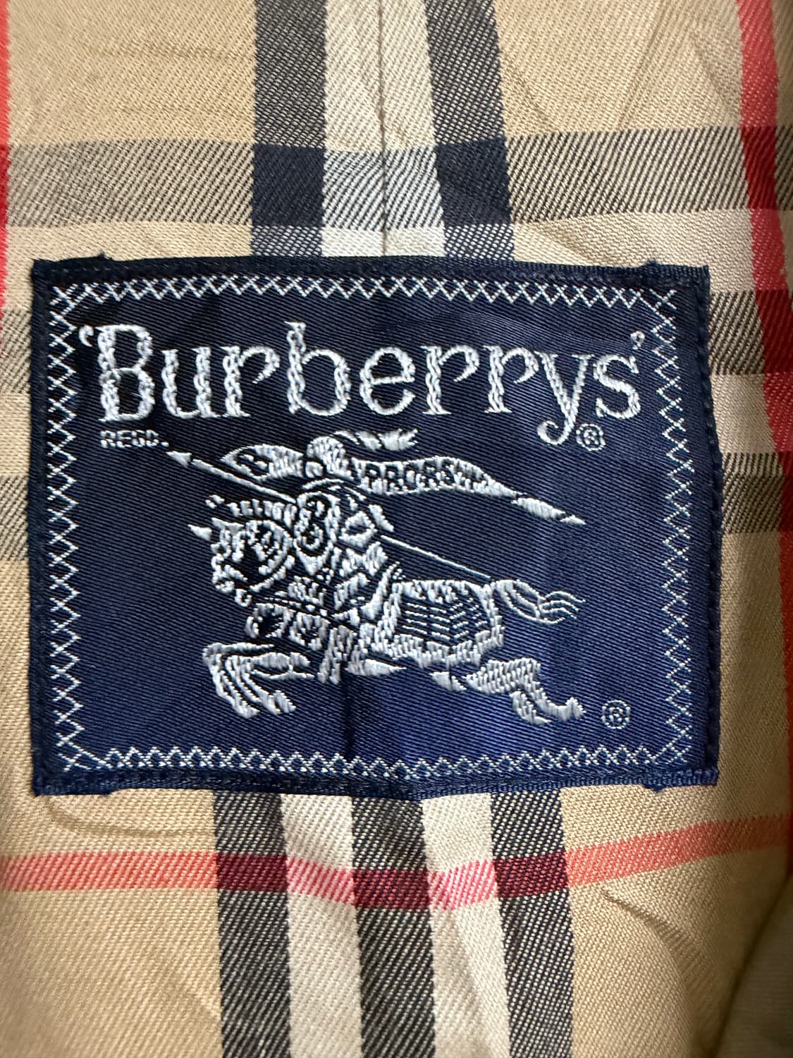 버버리 싱글 카라 견장 트렌치 코트 상품이미지3