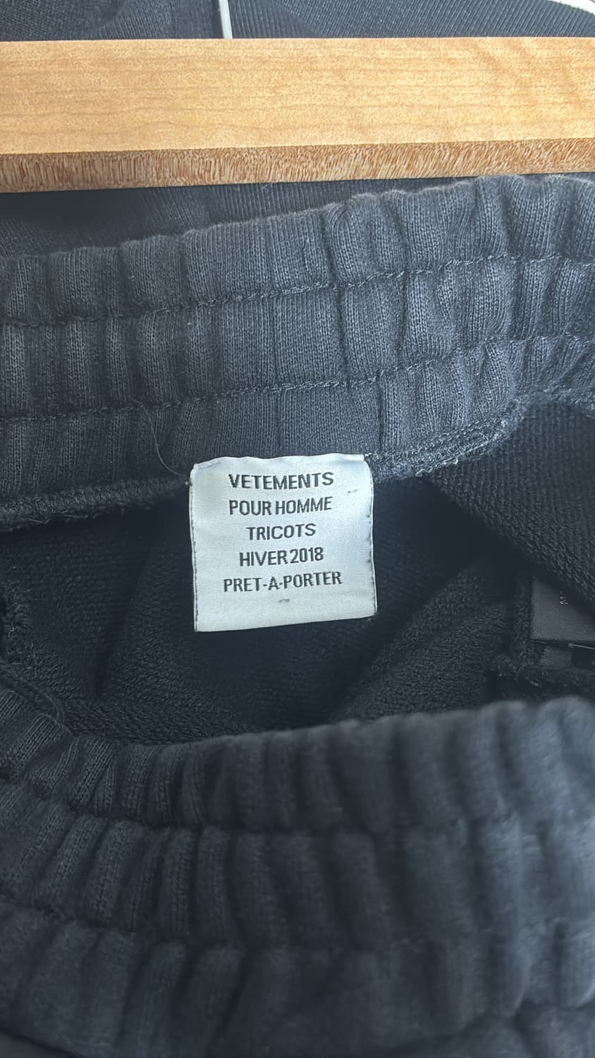 베트멍 엠브로이드 배기핏 스웻팬츠 xs사이즈 상품이미지4