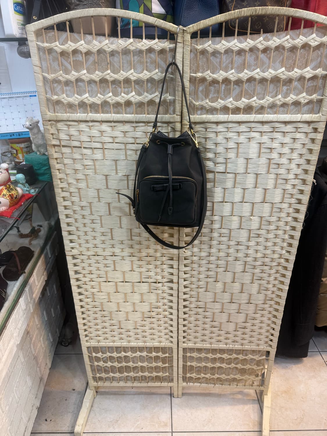 정품 프라다 자가드 버킷백 팝니다 상품이미지1