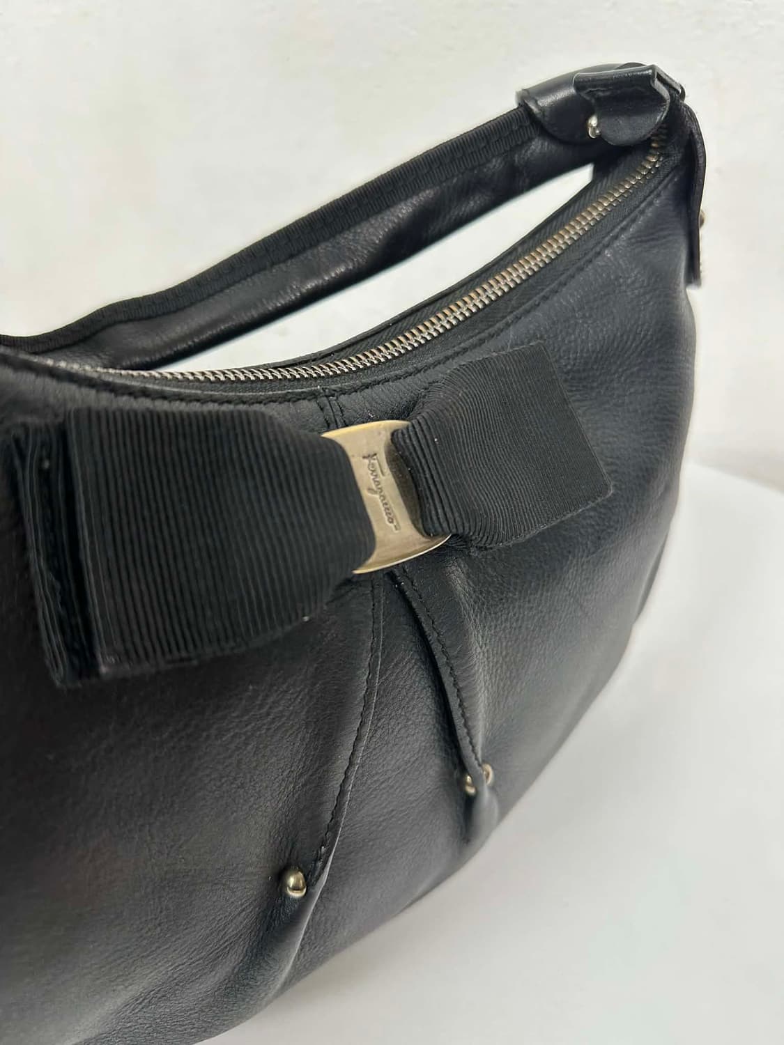 살바토레 페라가모 바라 리본 가죽 숄더 & 토트백 상품이미지9