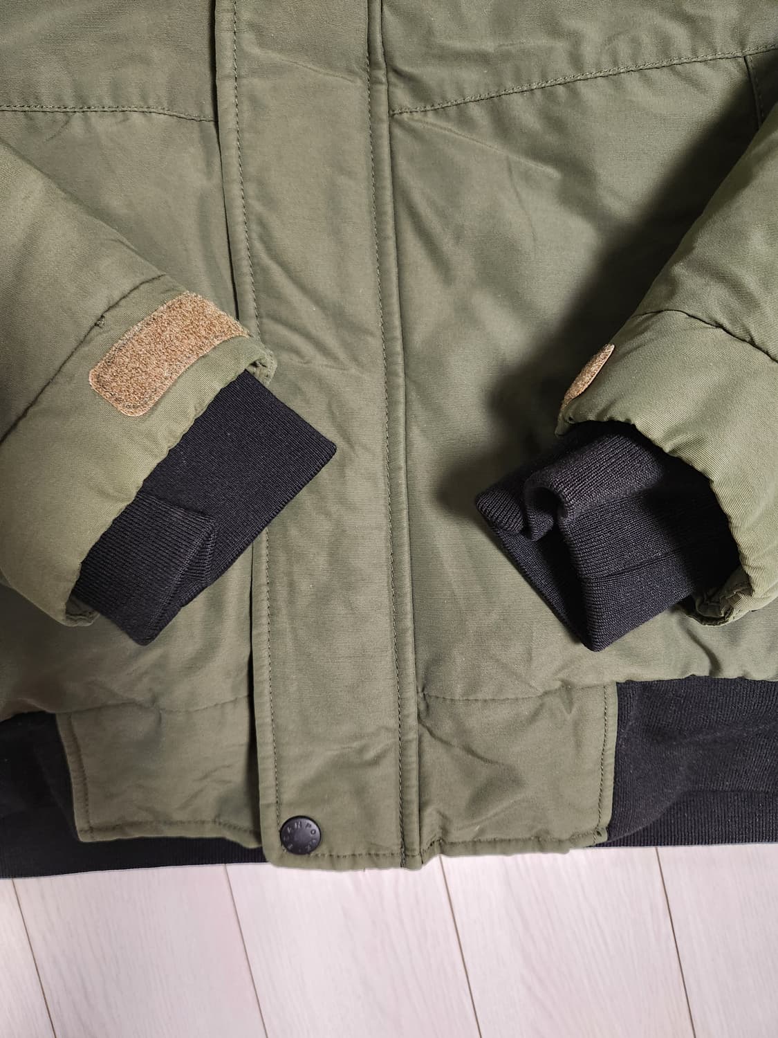 빈폴아웃도어 보머 도브 다운 (BO6X38D09H, 카키)사이즈M

모자 상품이미지6