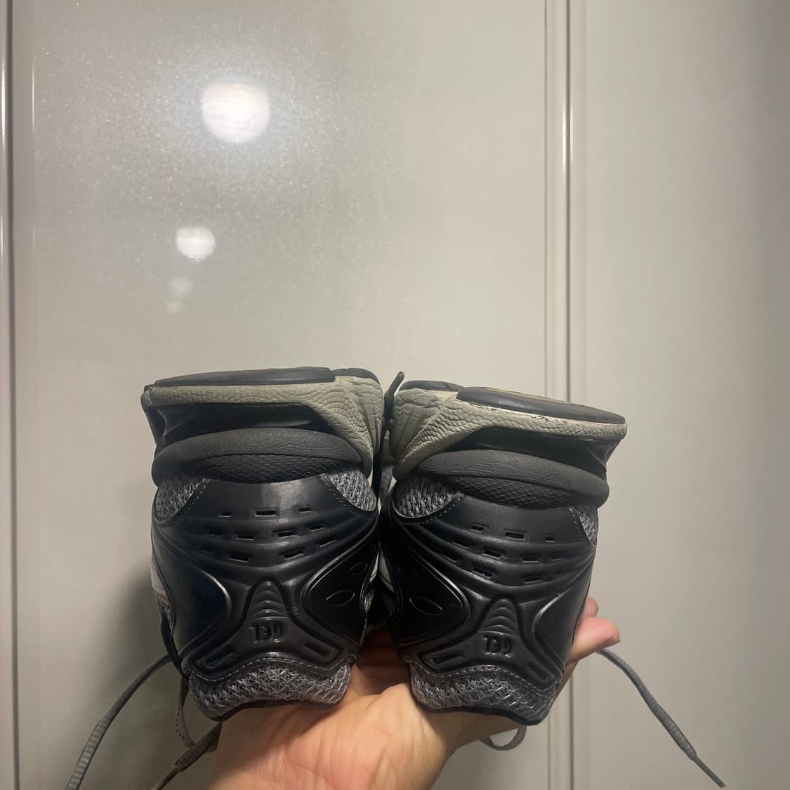 키코 아식스 젤카야노14 피그먼트그레이 280 상품이미지5