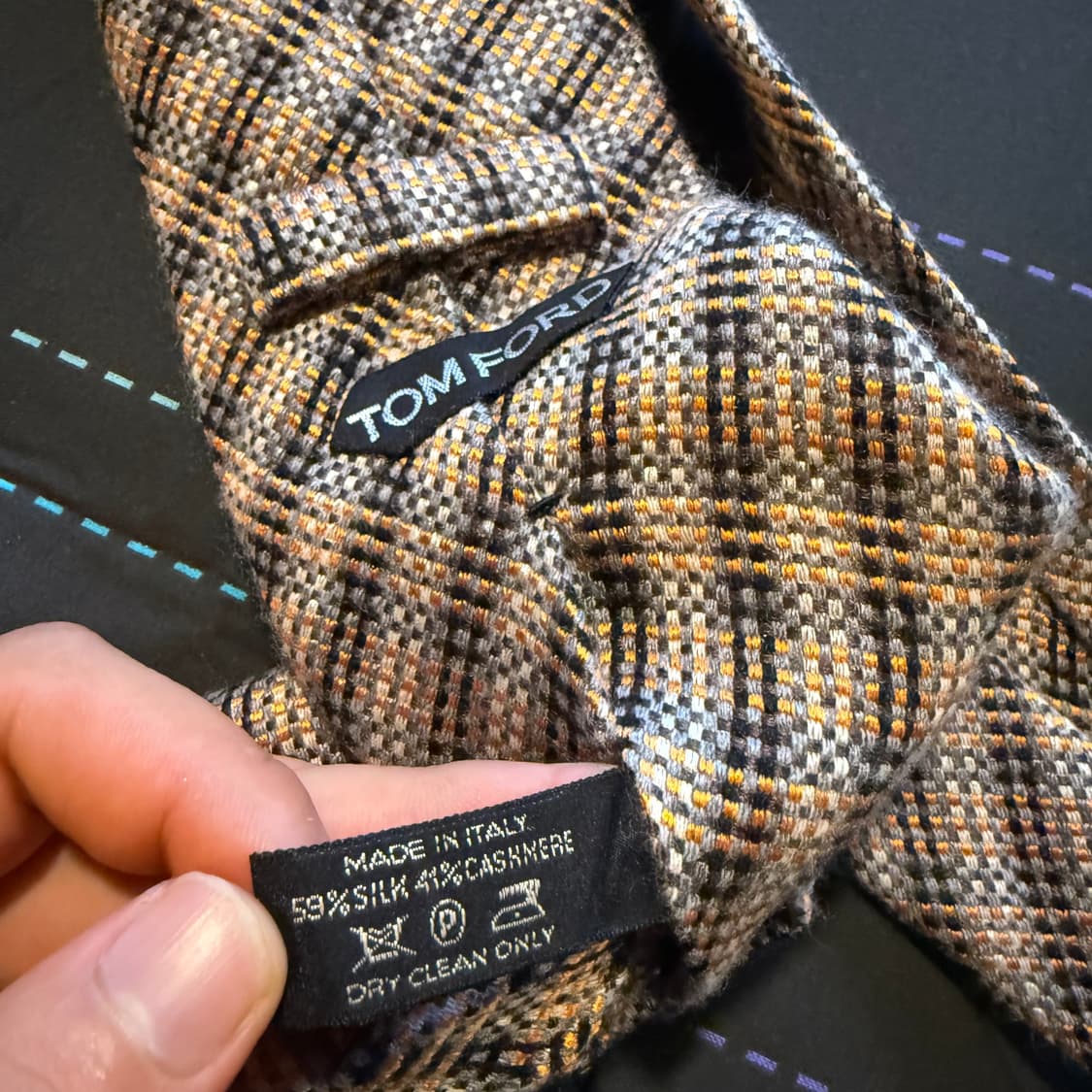 톰포드 실크 캐시미어 체크 넥타이 판매 합니다. 상품이미지5