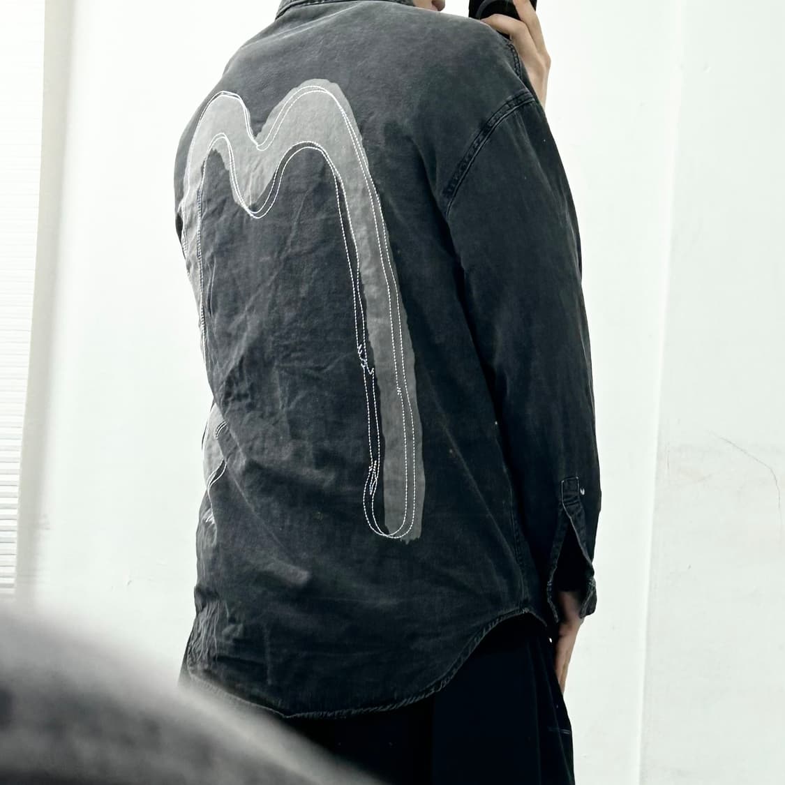 에비수 빅로고 흑청 데님 셔츠 상품이미지3