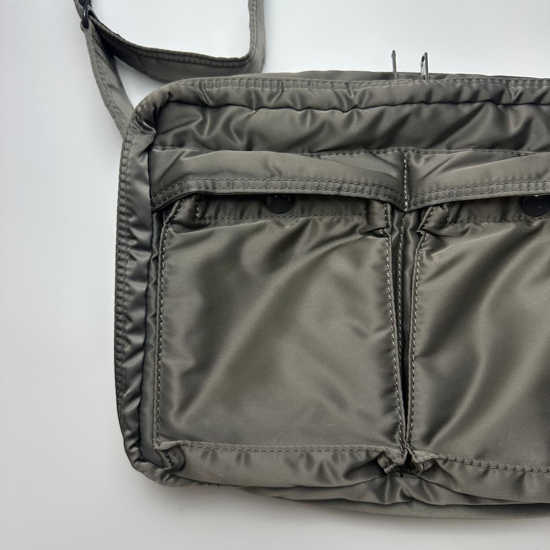 PORTER TANKER SHOULDER BAG (L) 포터 탱커 숄더백 상품이미지3