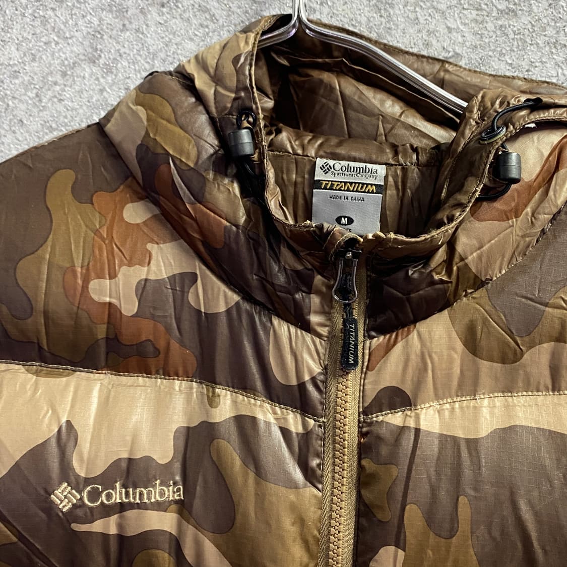 컬럼비아 카모플라주 패턴의 후디드 푸퍼 패딩 B3883 상품이미지3