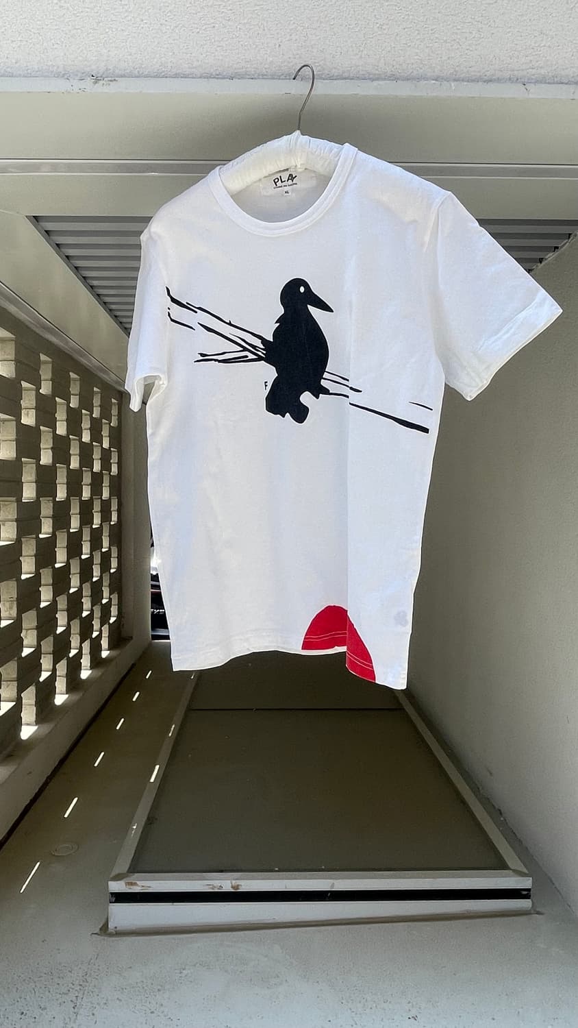 Comme des Garçons PLAY 'Crows' Graphic T 상품이미지9