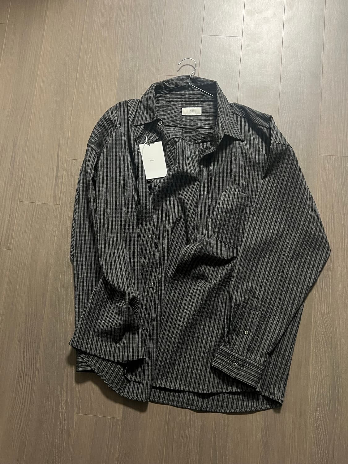 [새상품] TNGT 시어서커 체크 셔츠 블랙 상품이미지5