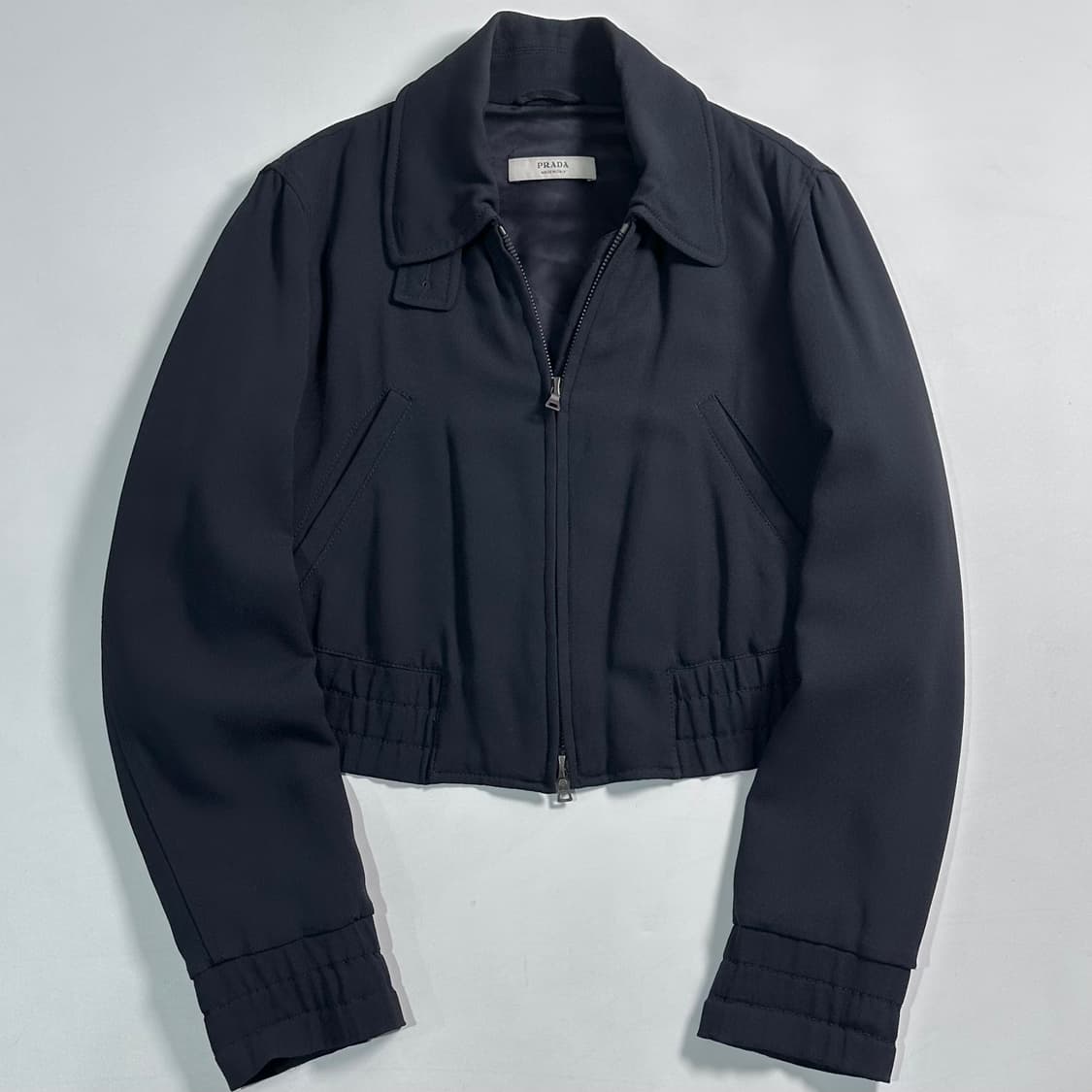 프라다 네이비 크롭 자켓 상품이미지1