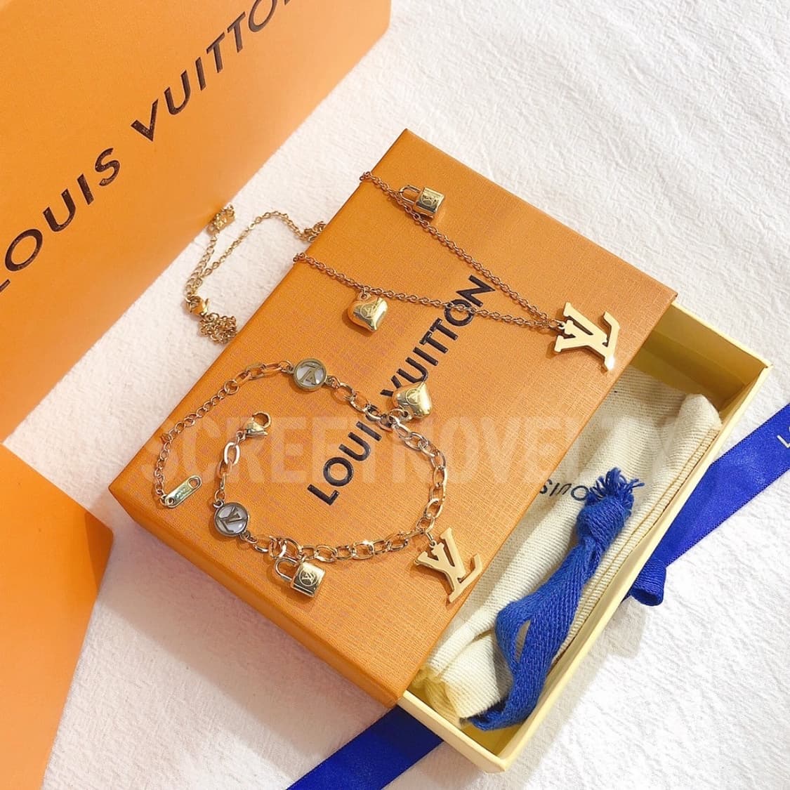LV 미니 러브 락 골드 목걸이 풀박스 상품이미지8