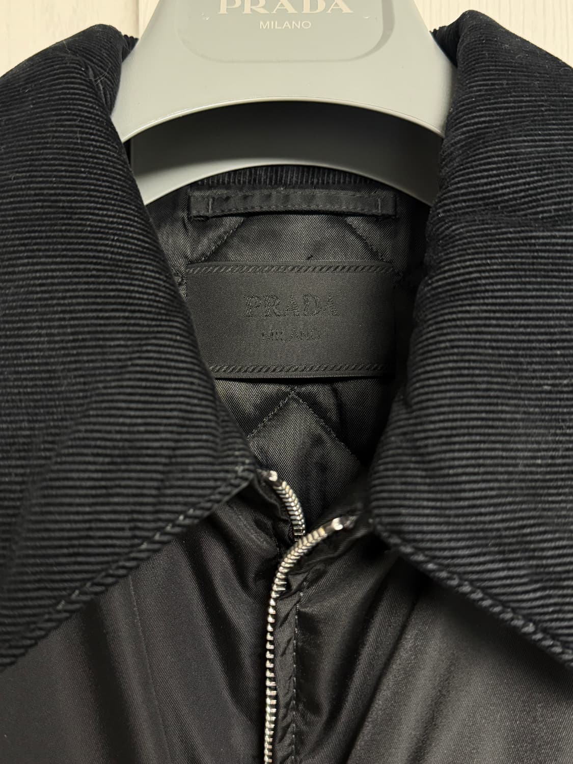 [L] 프라다 리나일론 블루종 자켓 블랙 상품이미지3