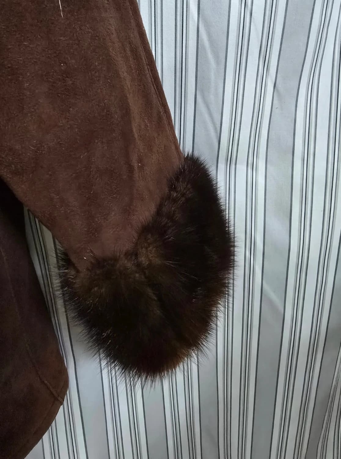 (88-96-160) 진도모피 오비스 밍크 트리밍 무스탕 코트 상품이미지5