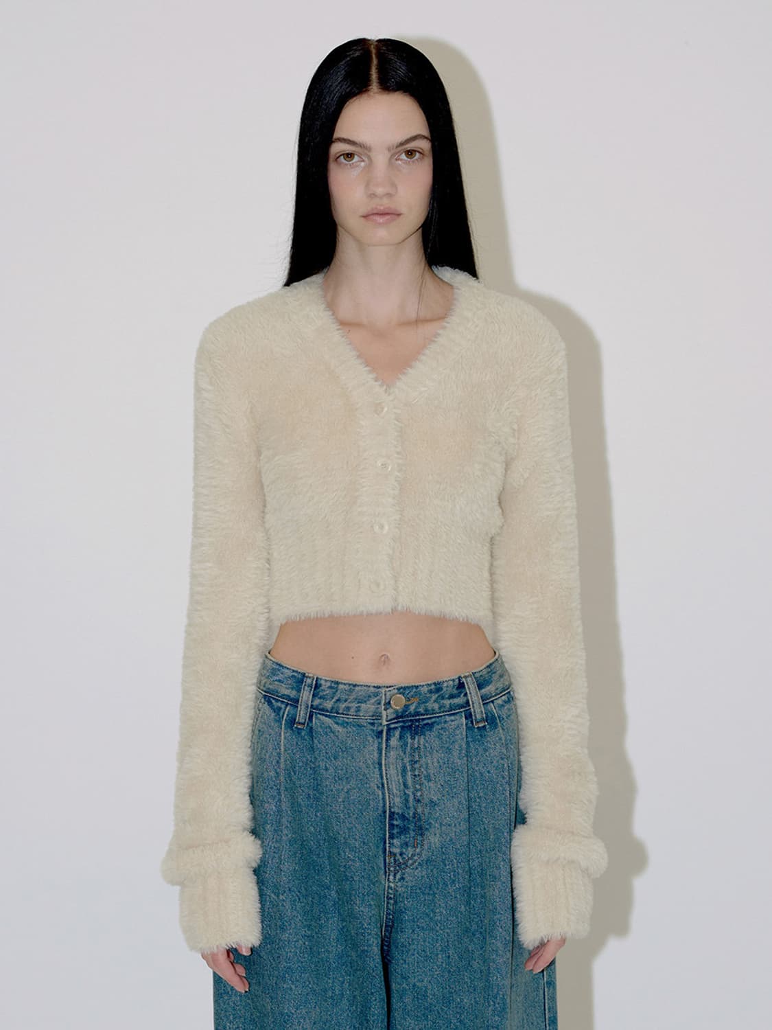 (정가13만9천) 다이애그널 브이넥 헤어 니트 가디건 상품이미지1