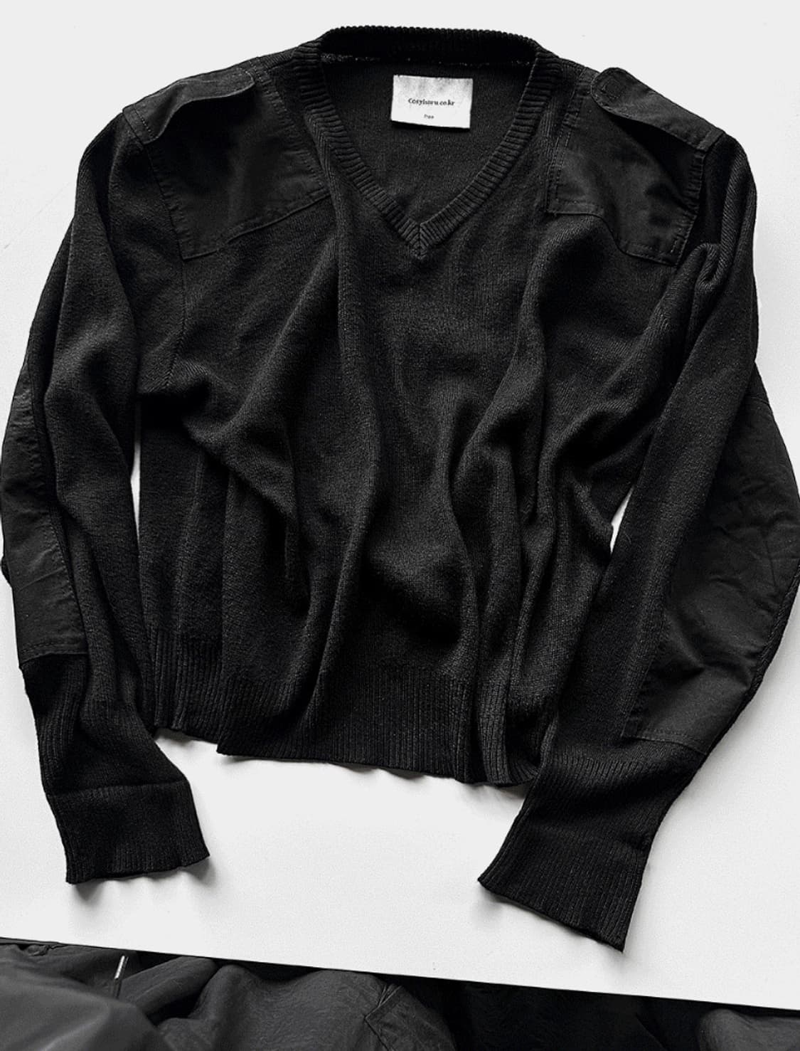 코시하루 어깨패치 브이넥 세미크롭 상품이미지3