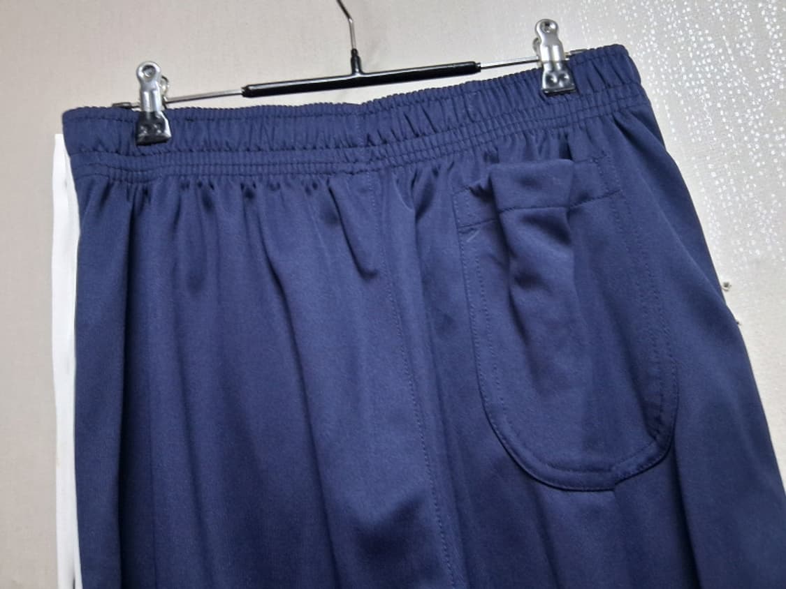 국내판나이키정품 사이즈 남성 표기 M남성 
폴리 져지소재이며 탄탄하게 보 상품이미지5