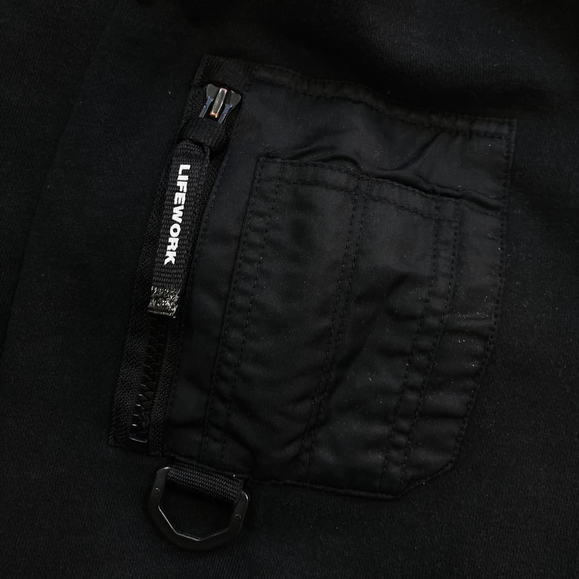 라이프워크 라독 스몰 로고 블랙 맨투맨 상품이미지4