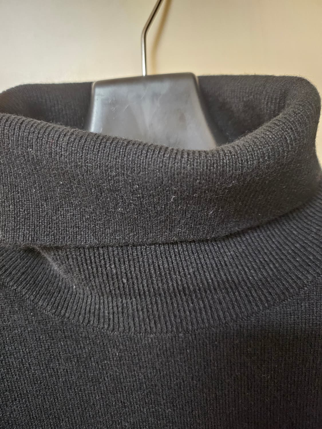 띠어리 빌라스 캐시미어 터틀넥 니트 XL 블랙 상품이미지2