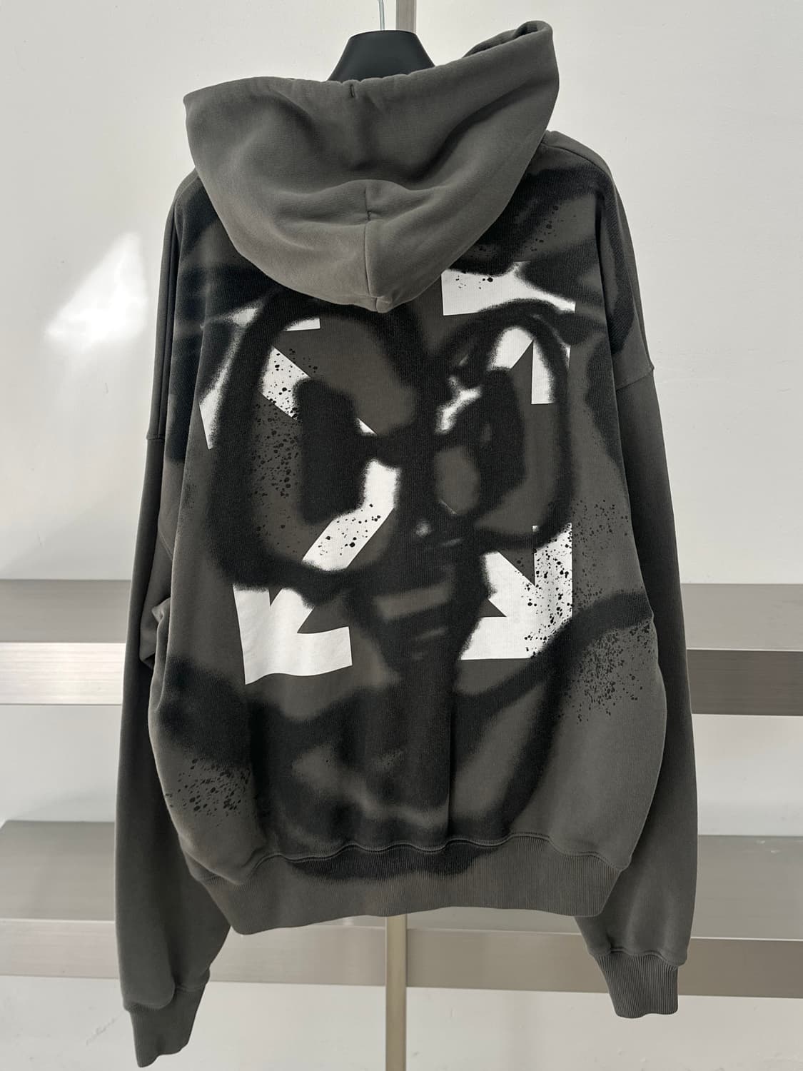 오프화이트 23SS 테디 에로우 스틸 후드티  상품이미지1