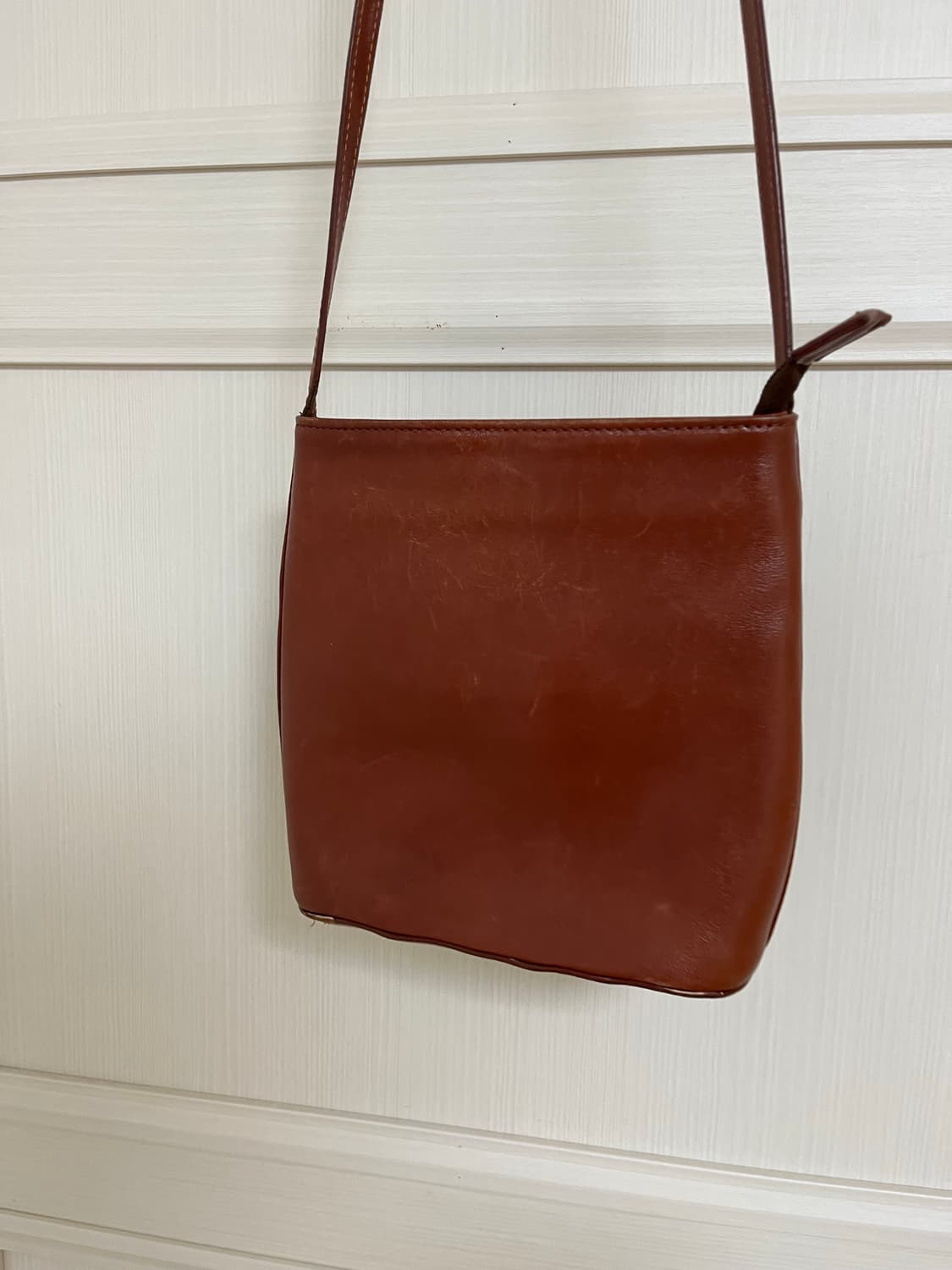 스키니피그 브라운 소가죽 리얼레더 크로스백 상품이미지3