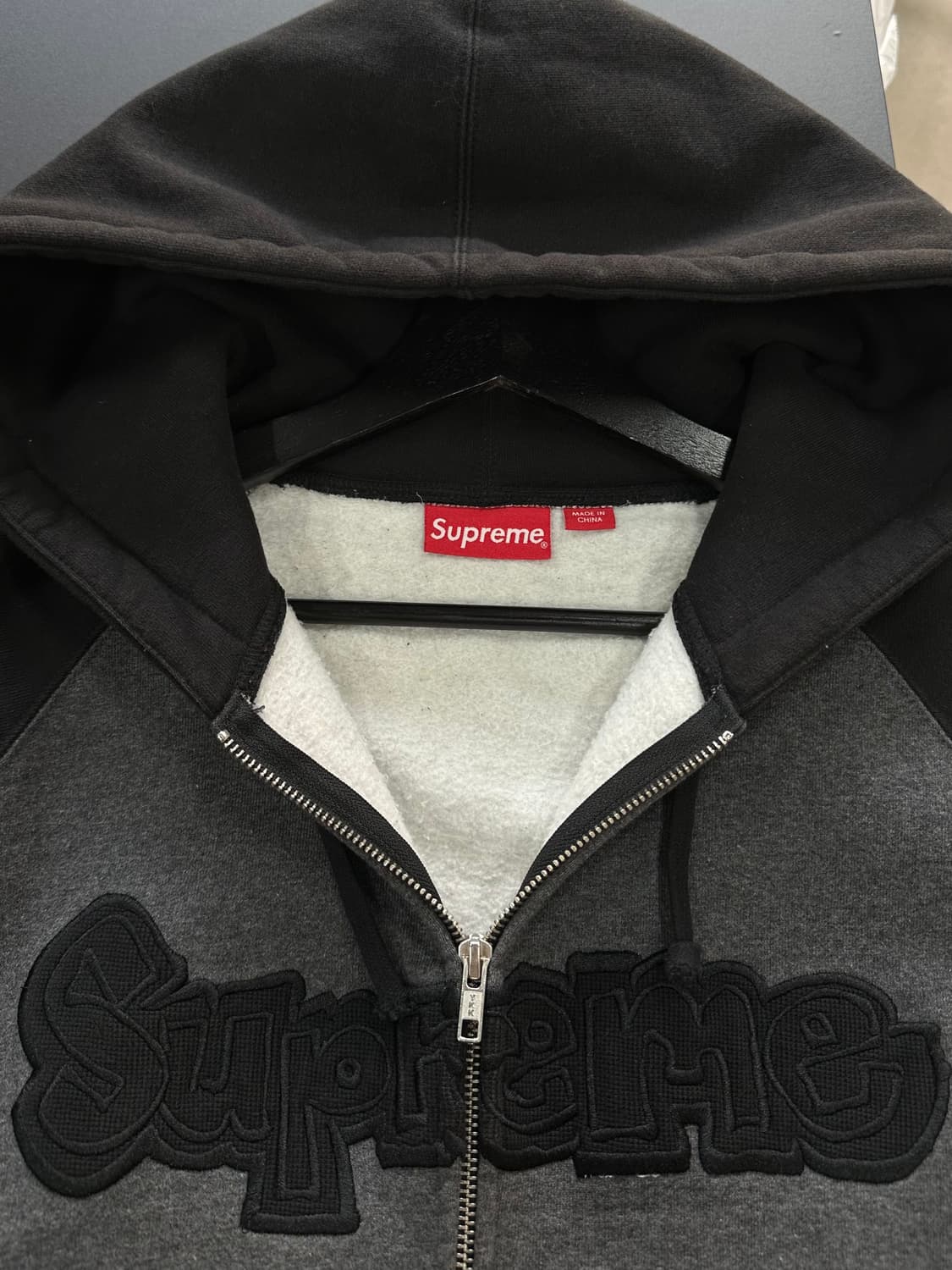 슈프림 22FW 곤즈 아플리케 후드집업  상품이미지6