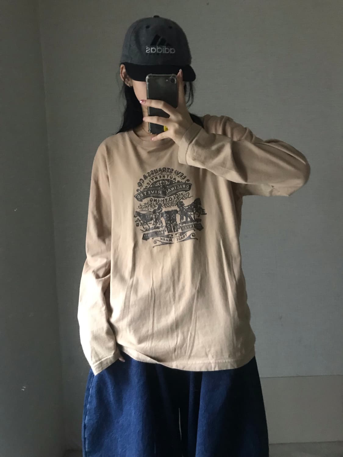 리바이스 베이지 롱슬리브 상품이미지1