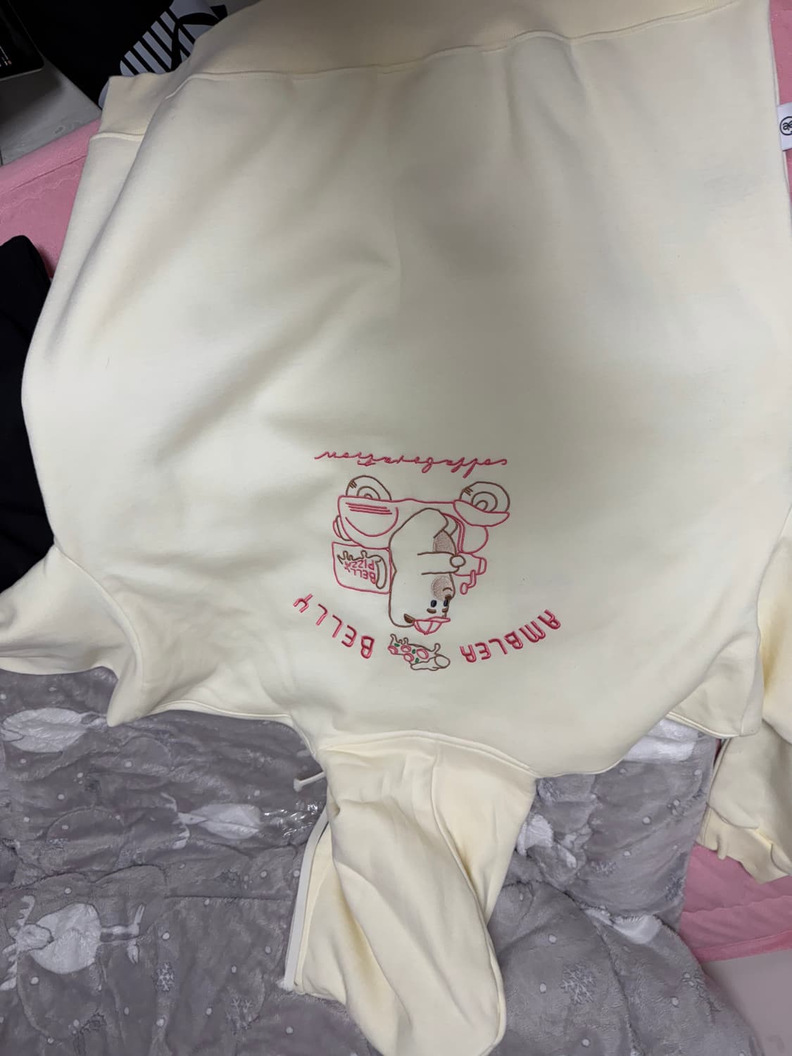 엠블러 벨리곰 콜라보 후드티 상품이미지2