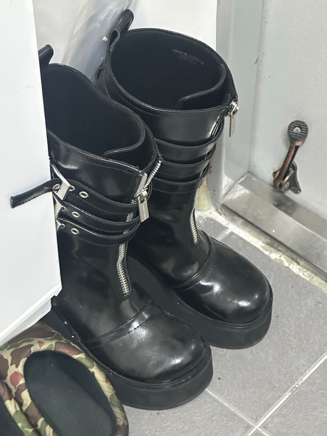 찰스앤키스 한소희 롱부츠 상품이미지2