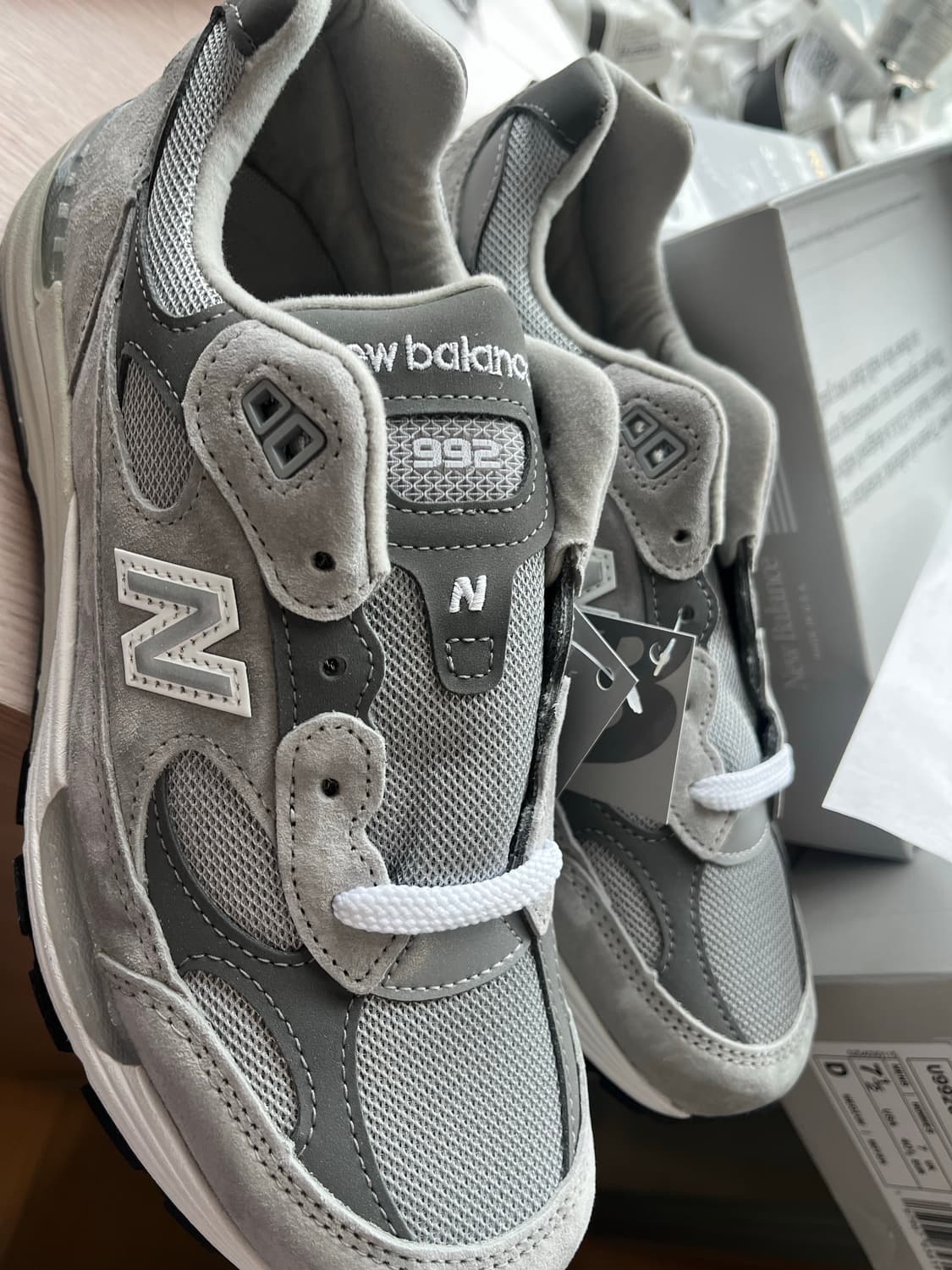 뉴발란스 992 그레이 255사이즈 새상품 팝니다 상품이미지1