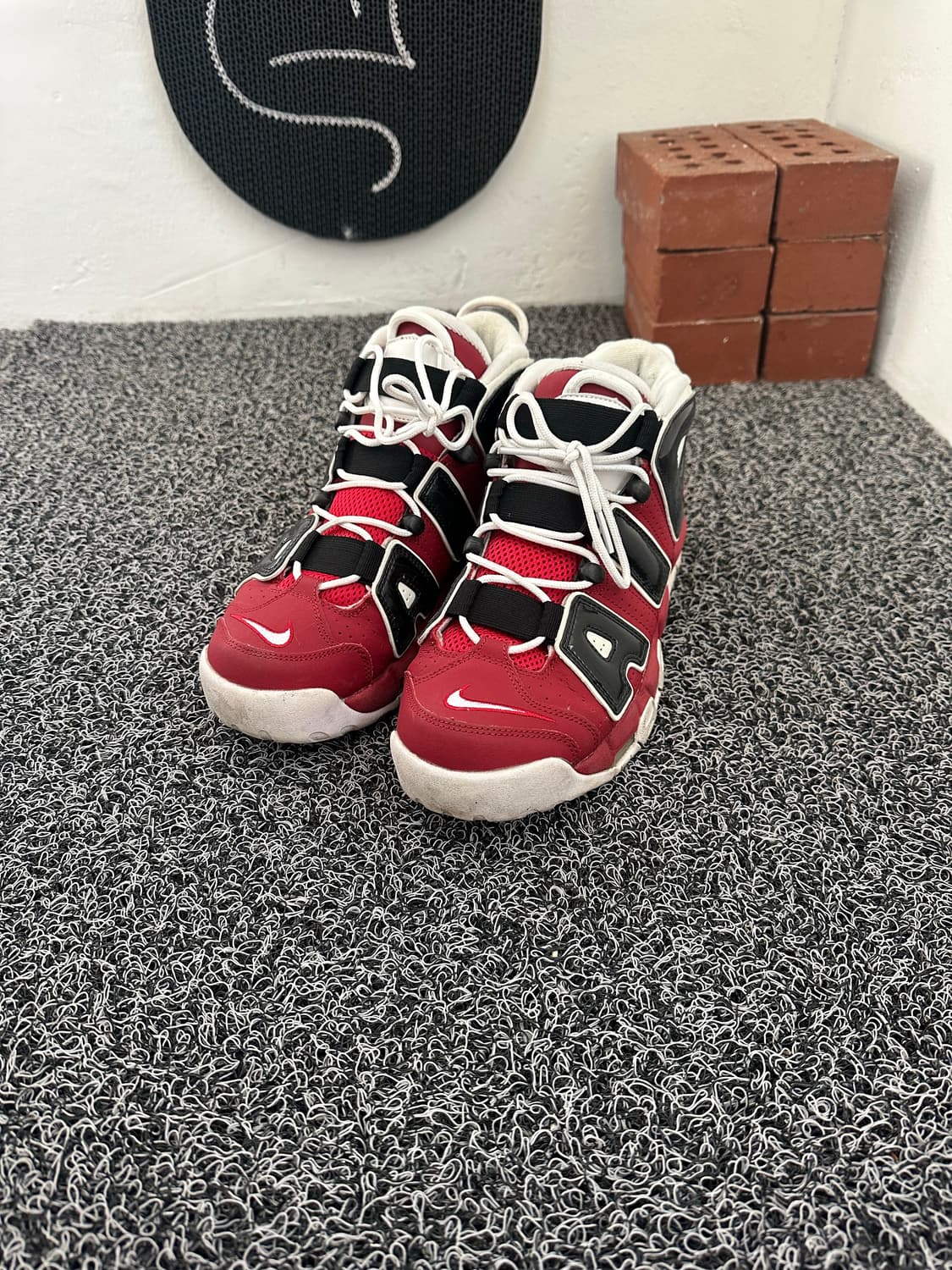 나이키 에어 모어 업템포 레드 275mm 상품이미지2