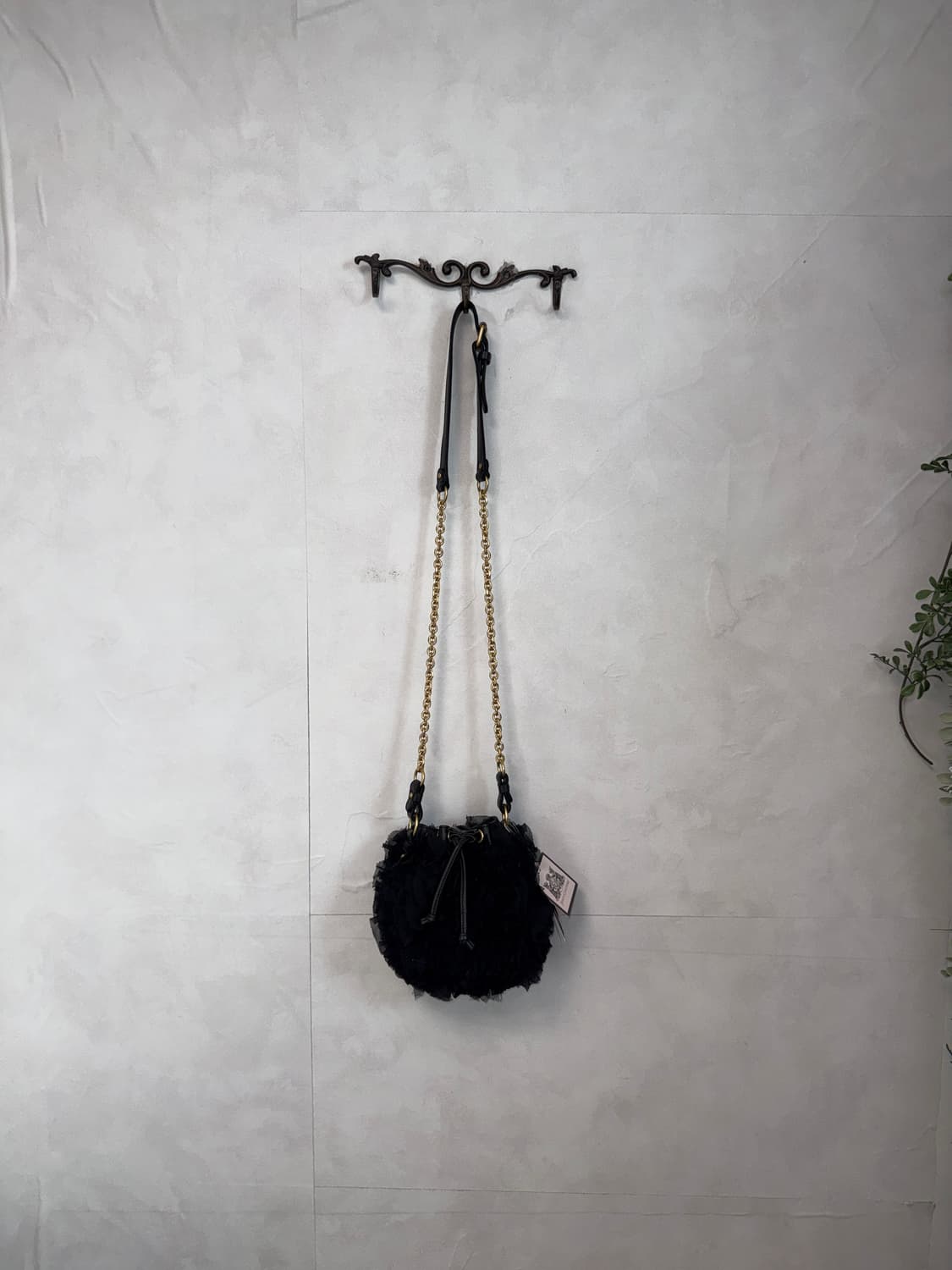 Juicy Couture black ruffle chain bag 상품이미지2