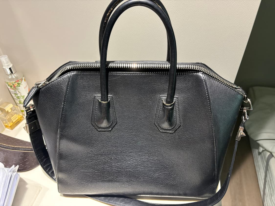 급처)지방시 안티고나 미디엄 블랙 토트백 2way 상품이미지3