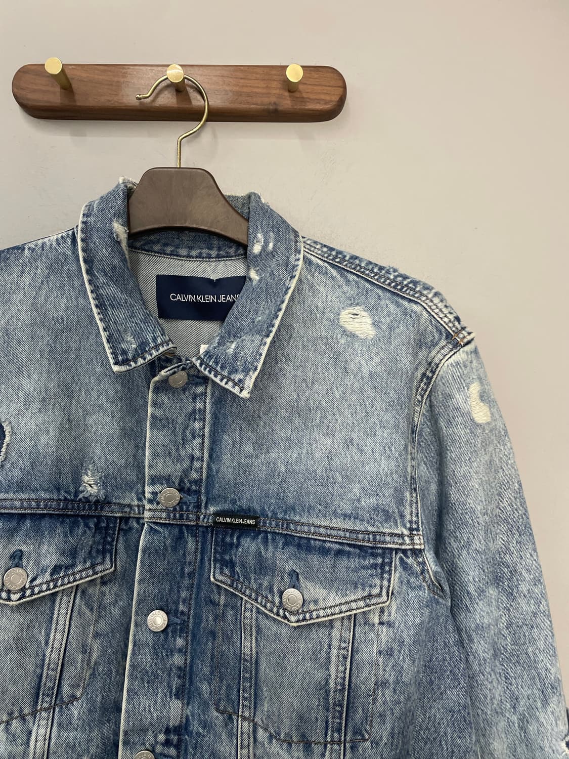 캘빈클라인 진 패치워크 디스트로이드 데님 트러커 자켓 H2200 상품이미지3