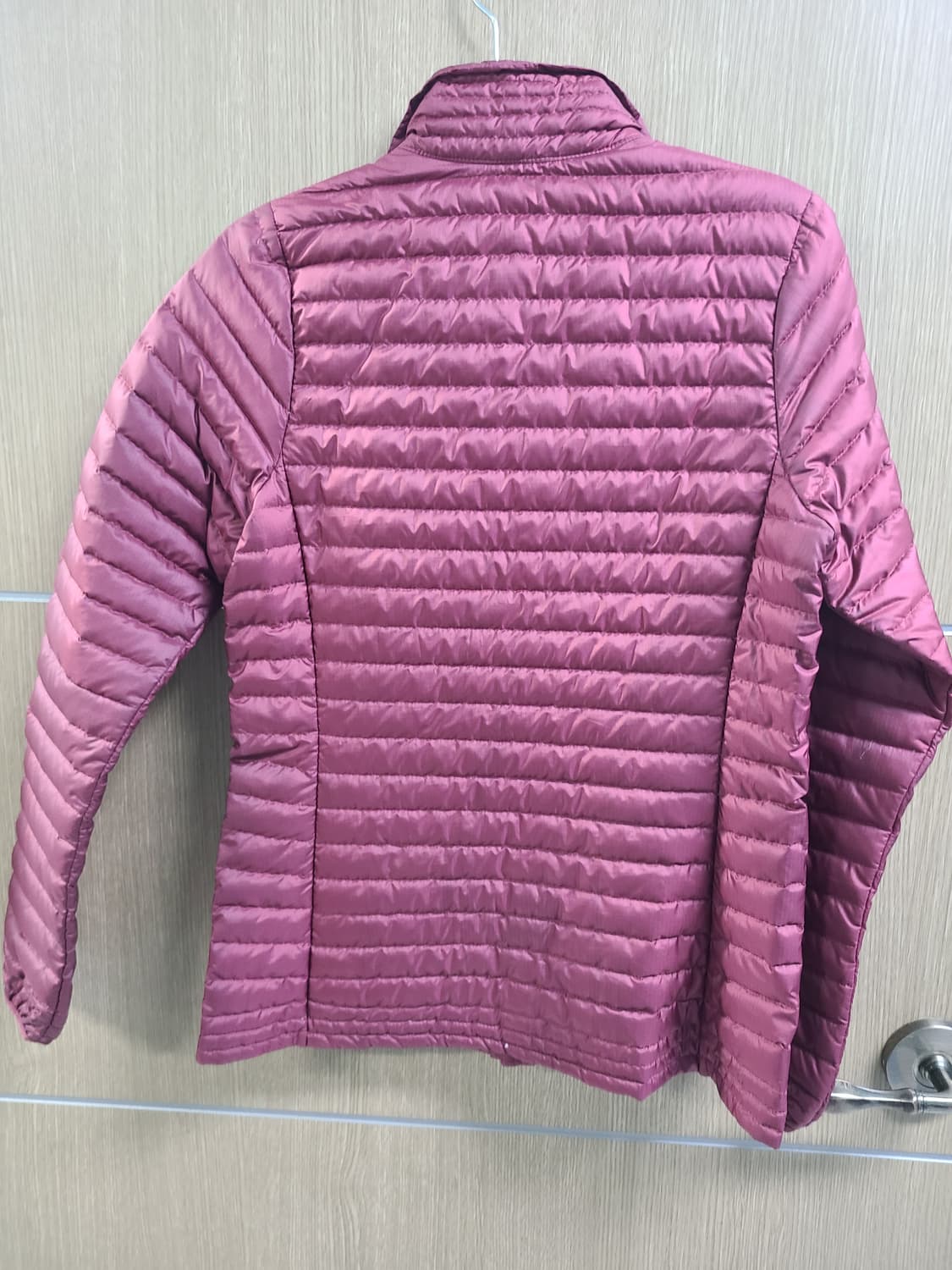 파타고니아 여성 패딩 XS사이즈 버건디  상품이미지3