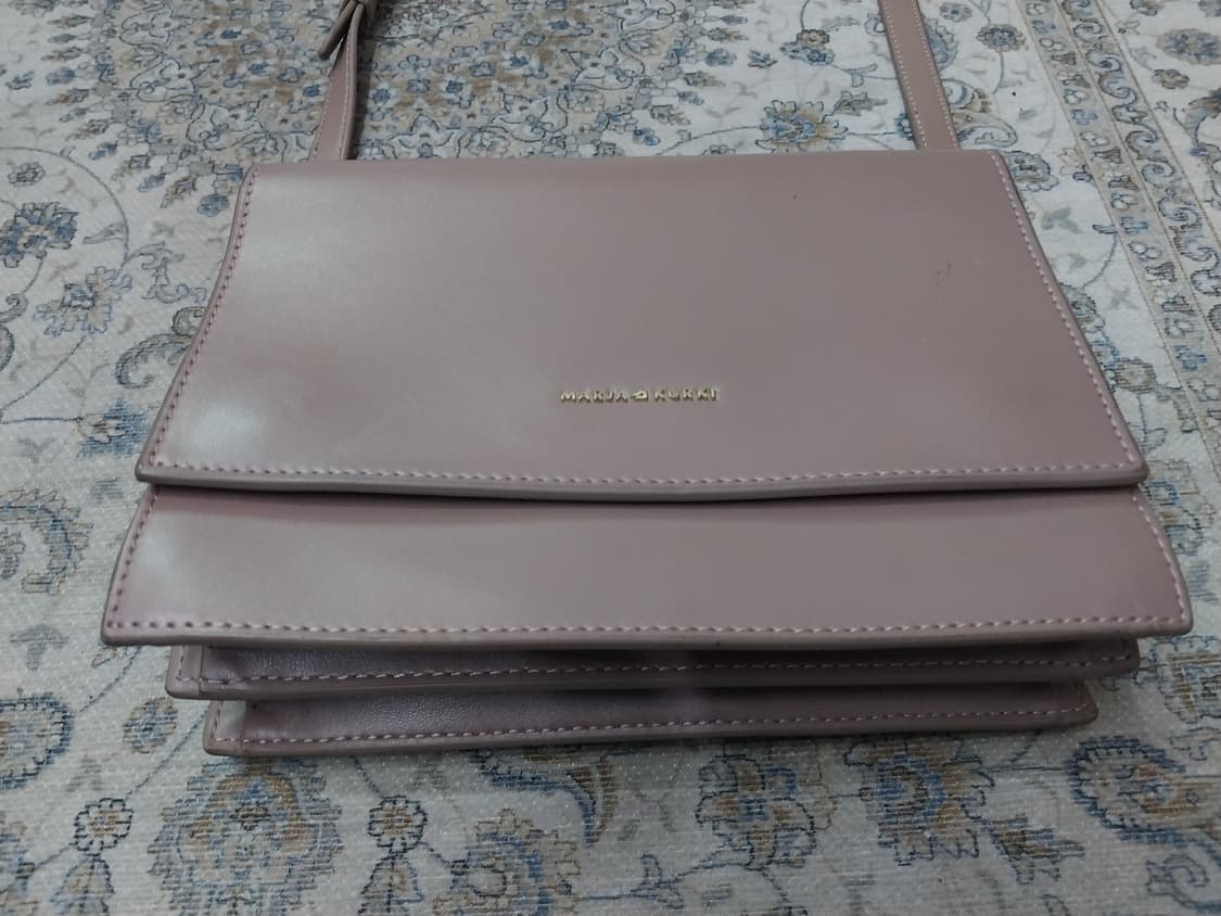 마리아 꾸르끼 핑크 크로스백 상품이미지2