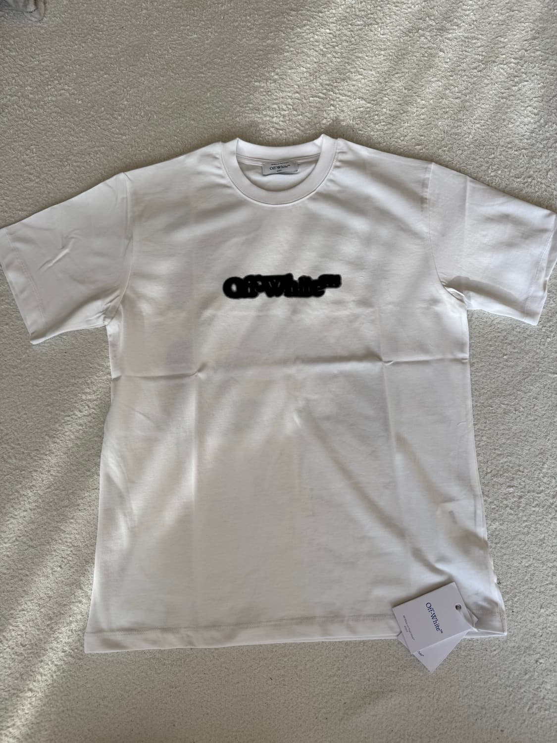 오프화이트 반팔 상품이미지1