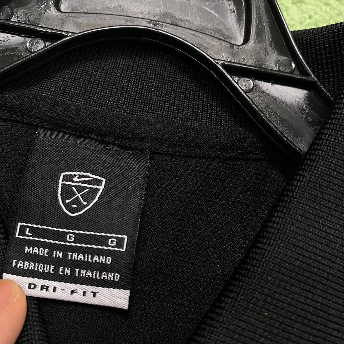 나이키 화이트 스우시 로고 블랙 반팔 카라티 상품이미지4