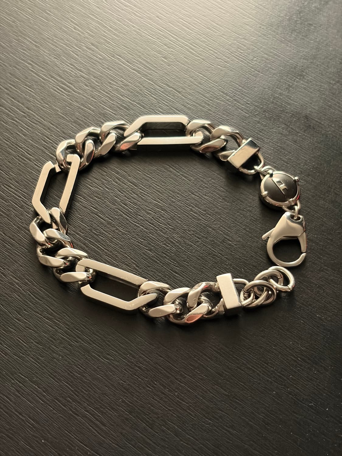 디젤 스테인리스 팔찌 상품이미지1