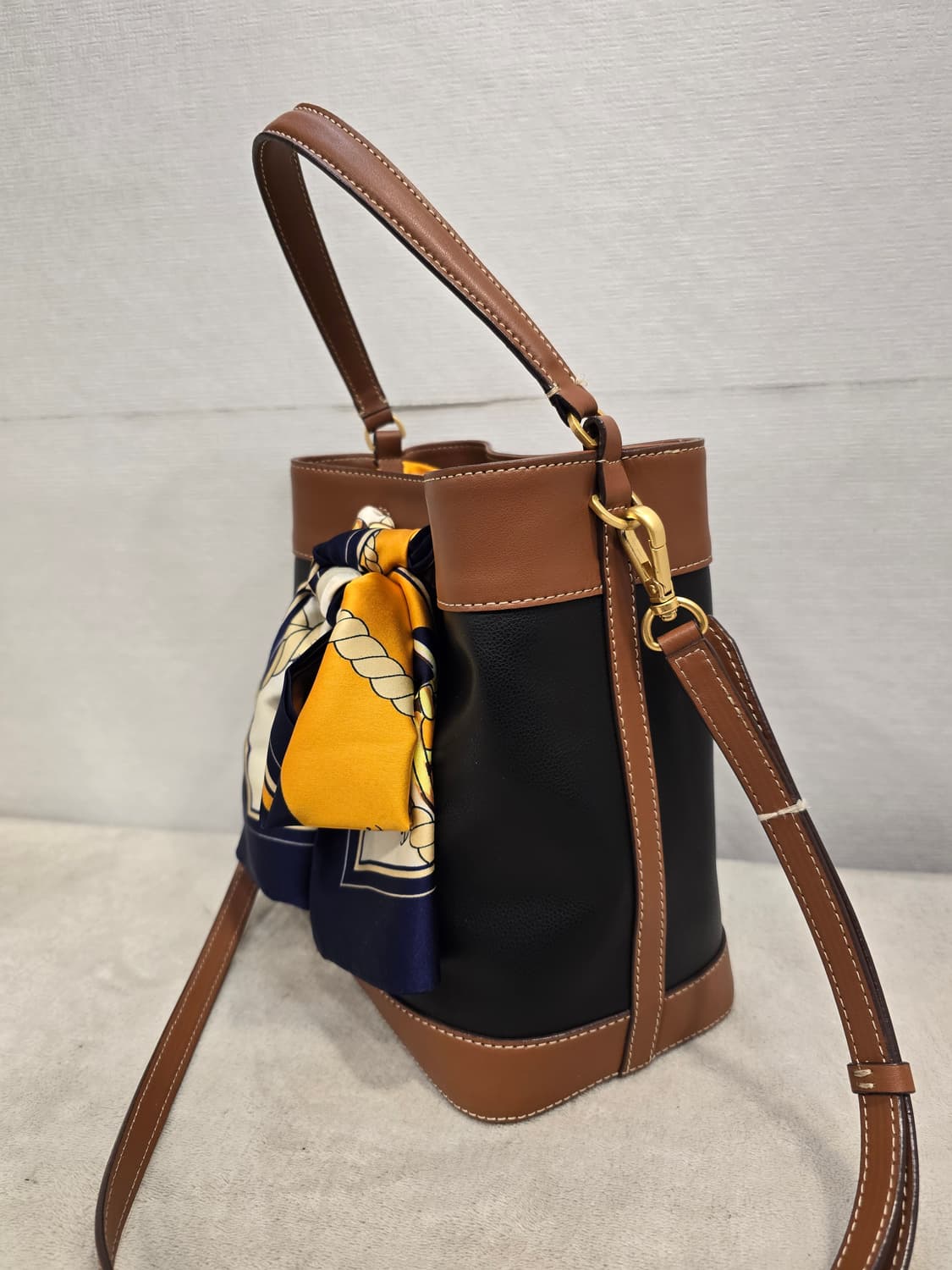 헤지스 블랙 브라운 가죽 버킷백 토트백 크로스백 상품이미지5