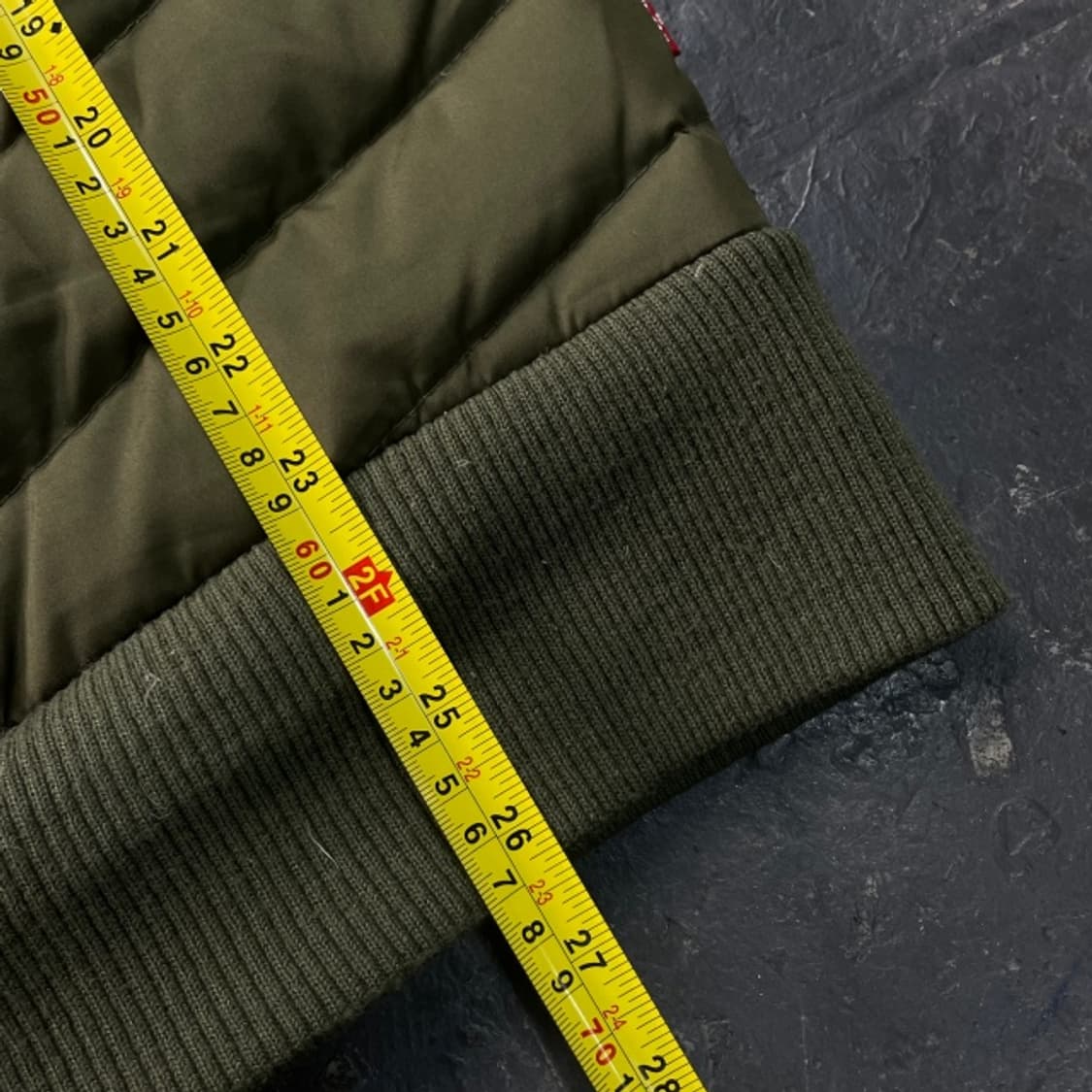 95 리바이스 카키 경량패딩 상품이미지8