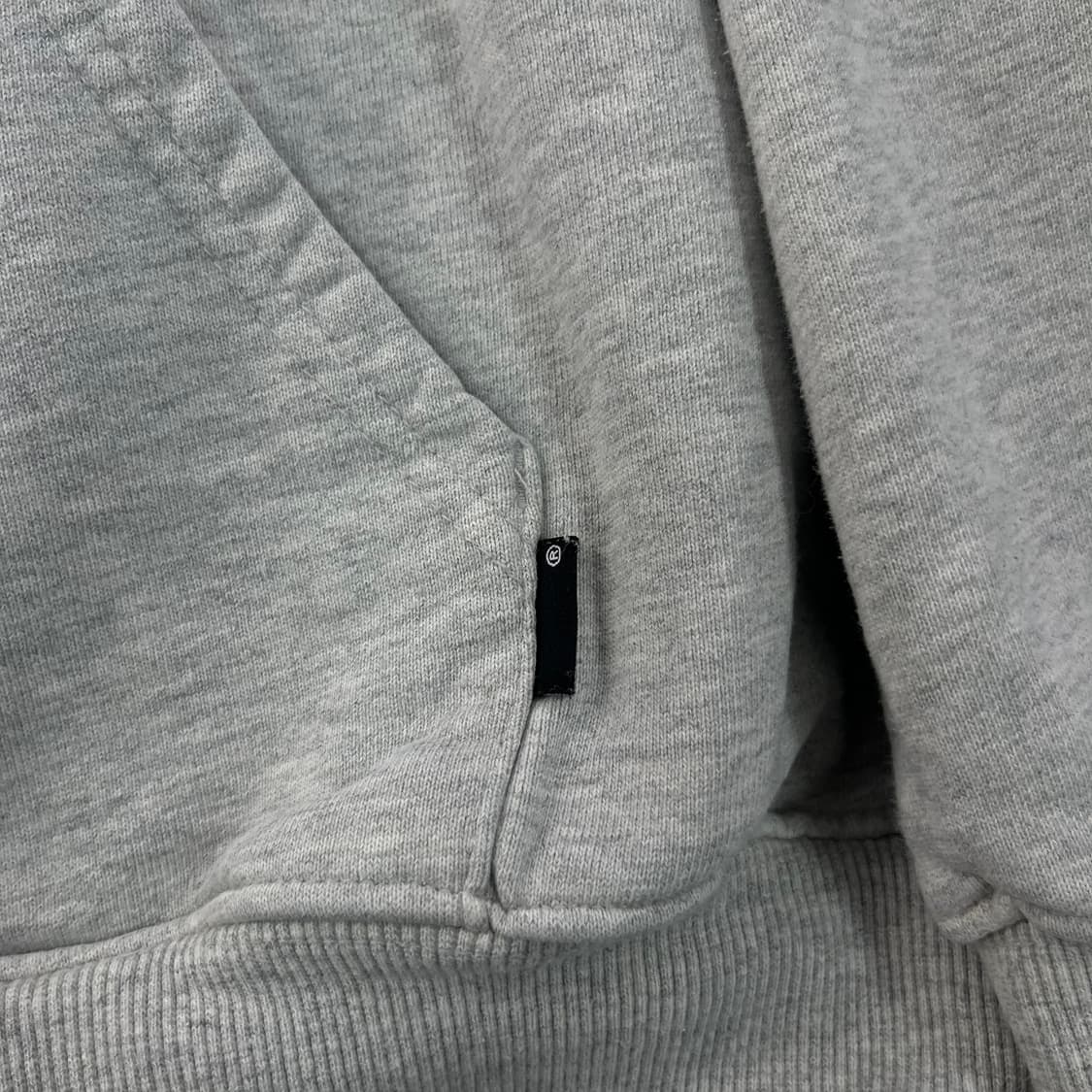 105 디스이즈네버댓 백로고 그레이 코튼 후드티 상품이미지5