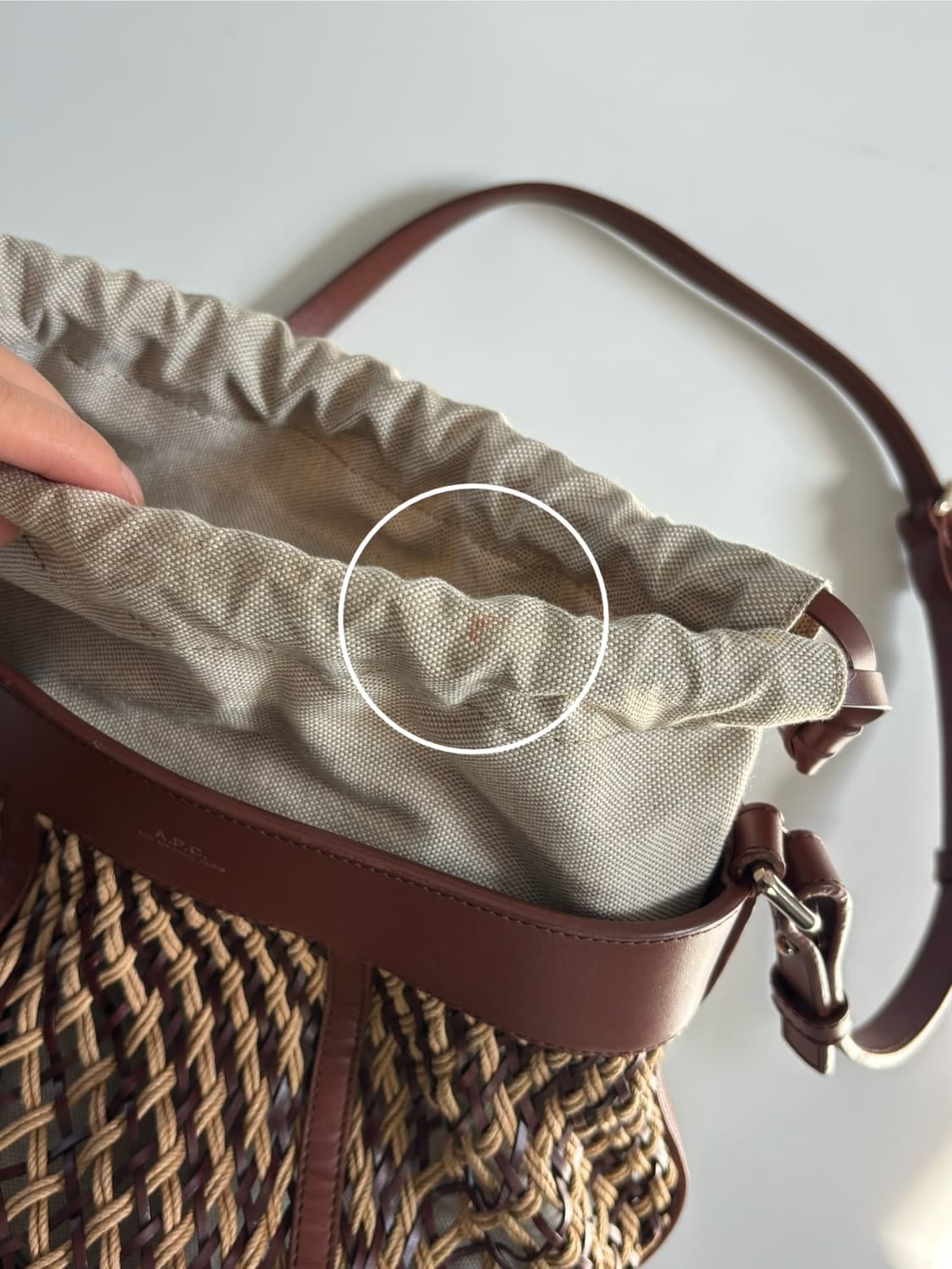 A.P.C. 아페쎄 라탄 가란스 버킷백 상품이미지6