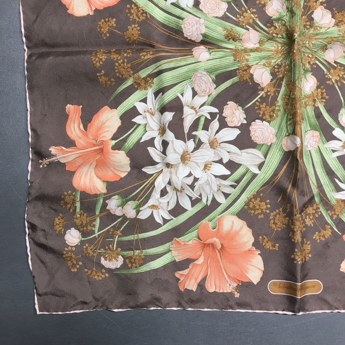 페레가모 실크 스카프 상품이미지4