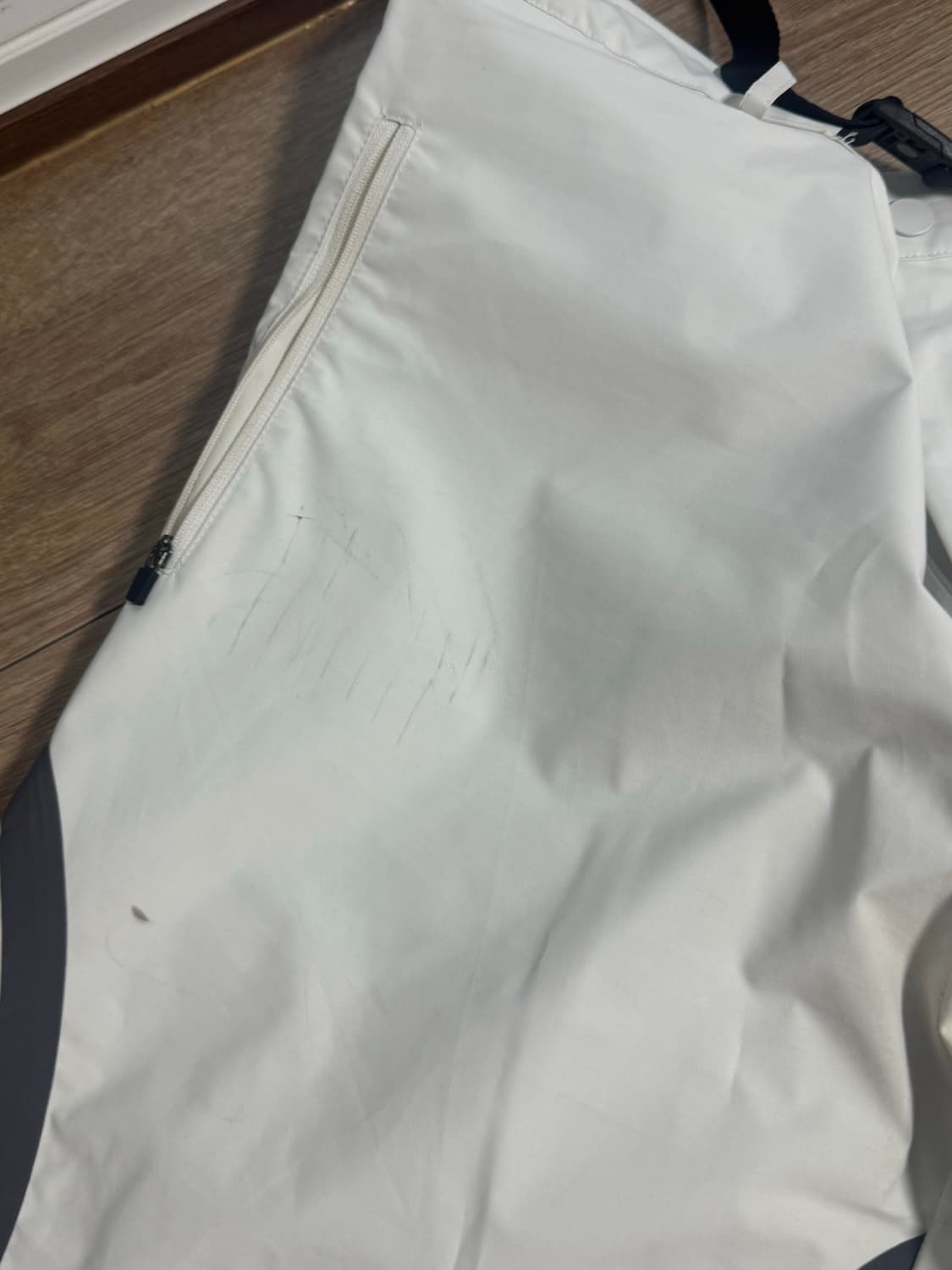 산산기어 윈드블록팬츠 화이트 3사이즈 팝니다 상품이미지2