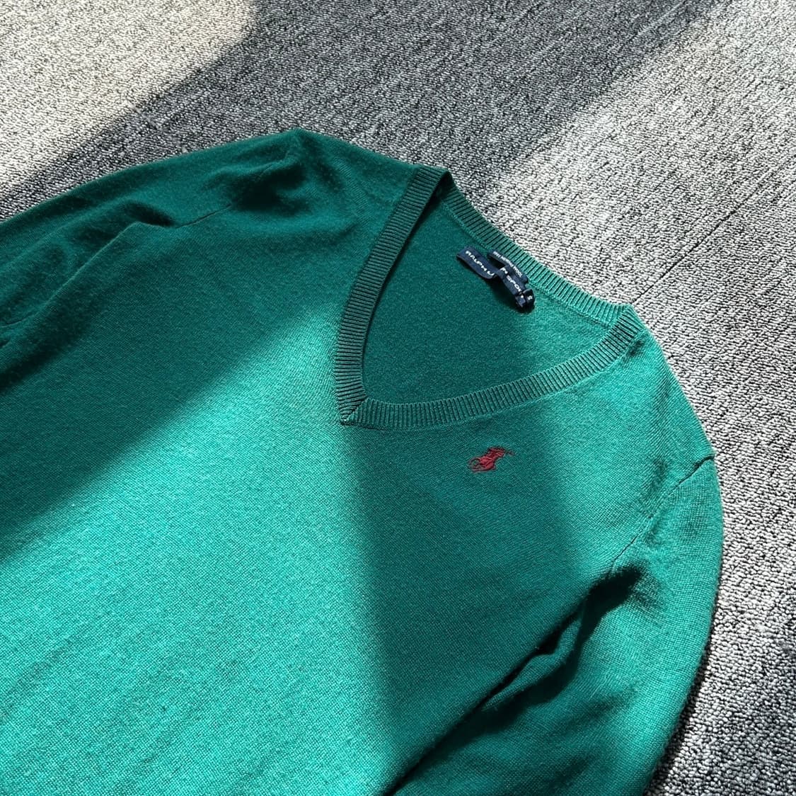 랄프로렌 스포츠 그림 메리노울 브이넥 니트  상품이미지2