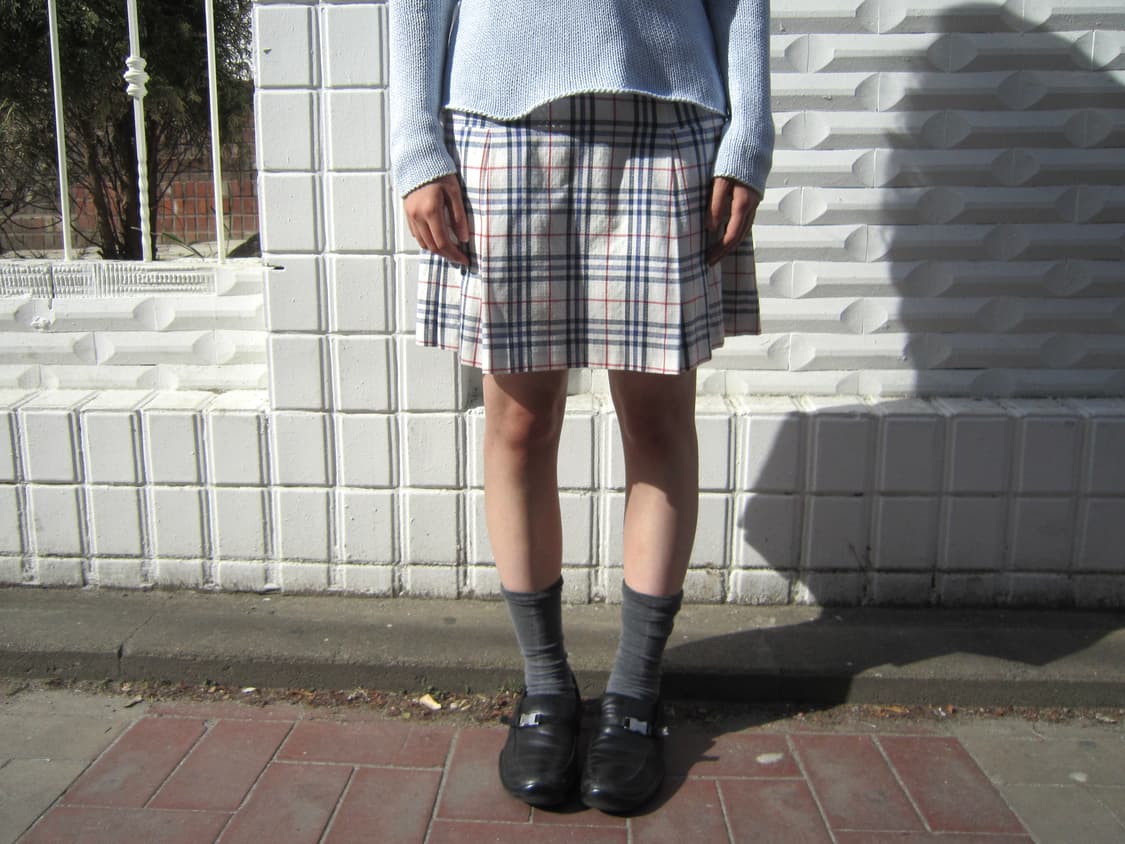 버버리 런던 플리츠 미디 스커트 노바체크 디테일 A라인 화이트 상품이미지2